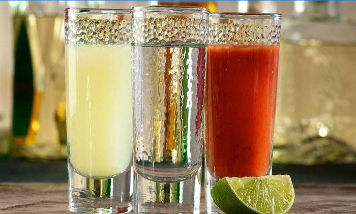 Mi a szokásos mezcal kiszolgálására?