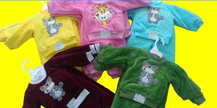 Fleece babaruhák