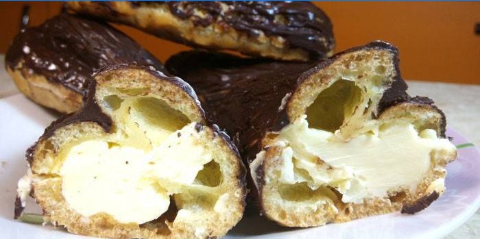 Vajkrémmel töltött eclarek