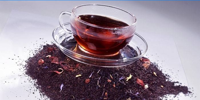 Csésze tea egy csésze száraz teát
