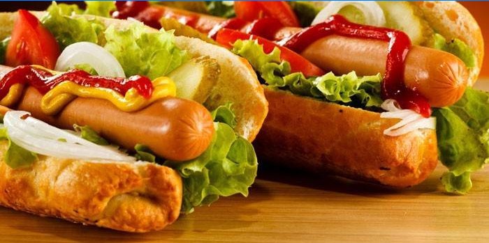 Hot dog grillezett kolbász és ketchup