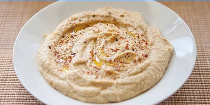 Csicseriborsó Hummus egy tányérra