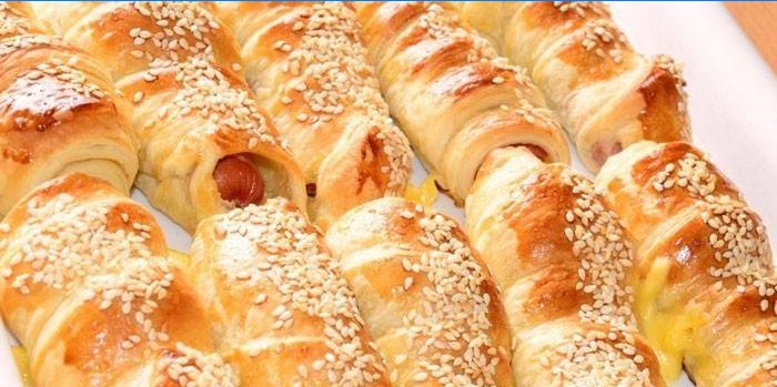 Sült kolbász szezám tészta
