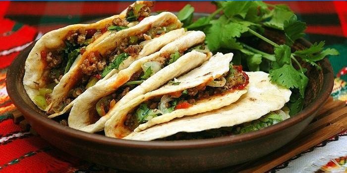 Taco hússal és zöldséggel