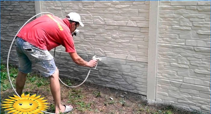 Hogyan kell festeni a betonkerítést