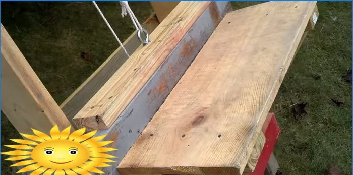 DIY építési emelő: hogyan lehet rakományt feltetni a tetőre