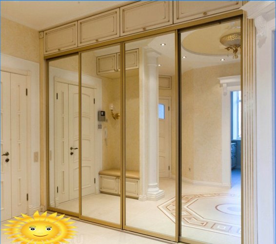Csúszó szekrény tükrözött ajtókkal