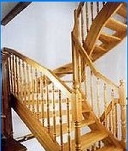 Helytakarékosság: összecsukható és spirális lépcsők