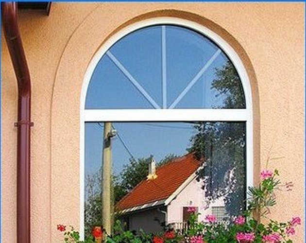 Nem szabványos ablakok: eredeti kialakítás és praktikusság
