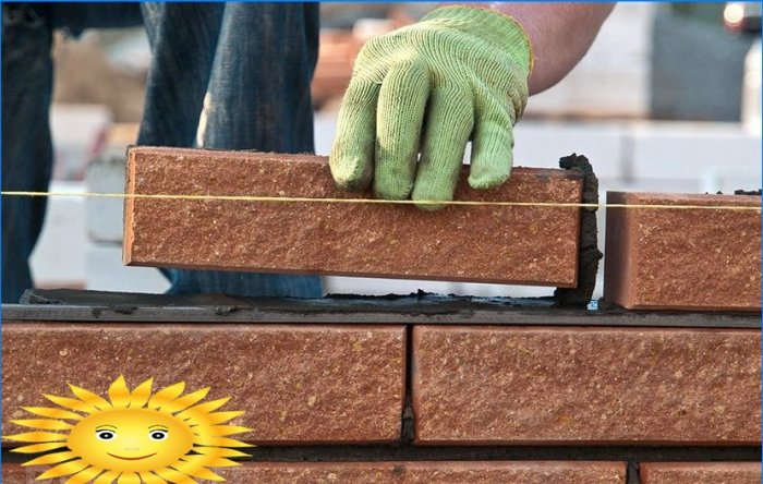 Építünk egy téglakerítést. Mit kell tudni egy téglakerítésről