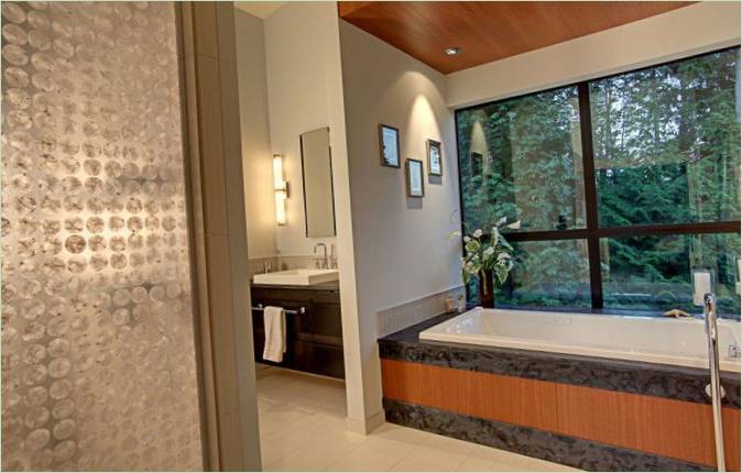 Forest House nagy ablakokkal, McClellan építésziroda, Seattle, Washington, USA