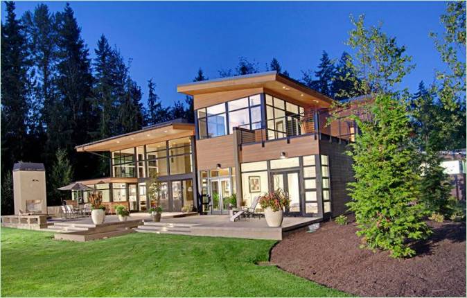 Forest House nagy ablakokkal, McClellan építésziroda, Seattle, Washington, USA