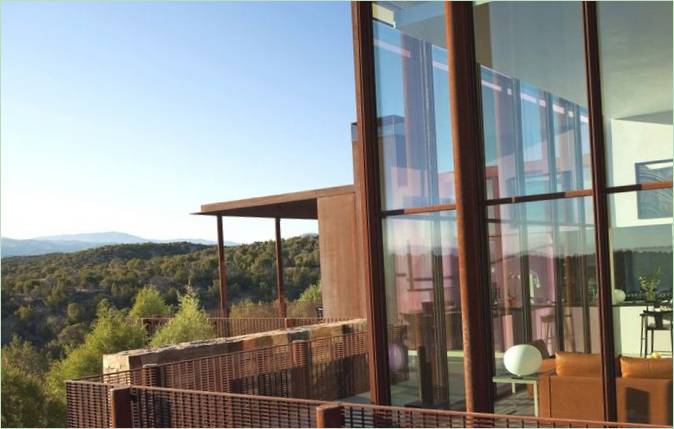 A Casa Valle Escondido magánház ablakai