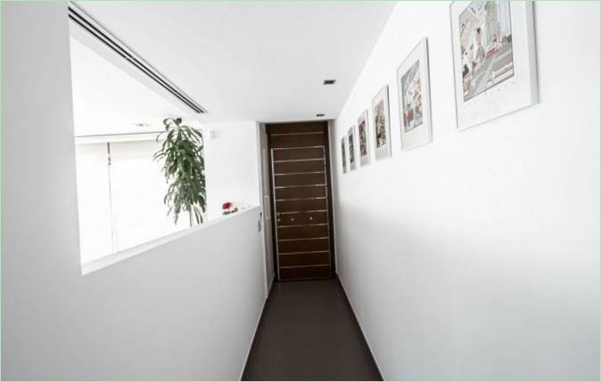 Egy tengerparti ház folyosója Valenciában, Spanyolországban