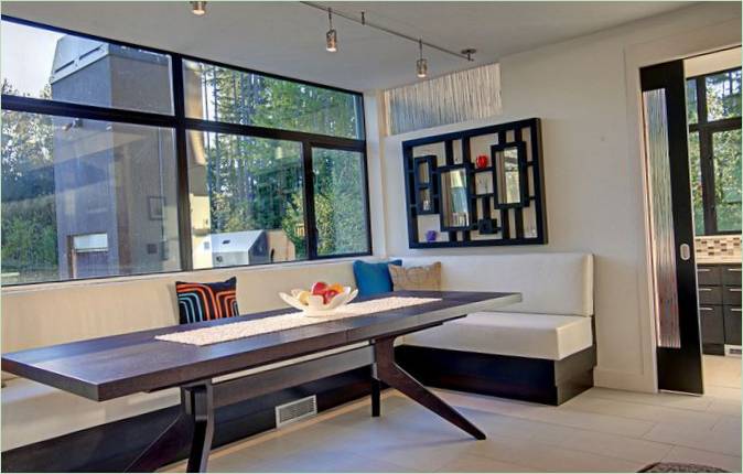 Forest House nagy ablakokkal, McClellan építésziroda, Seattle, Washington, USA