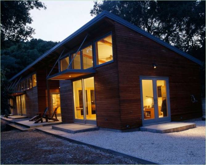 A Manzanita House este kivilágítva