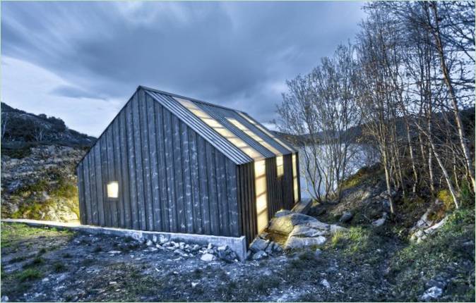 A TYIN tegnestue architects által tervezett csónakház külseje