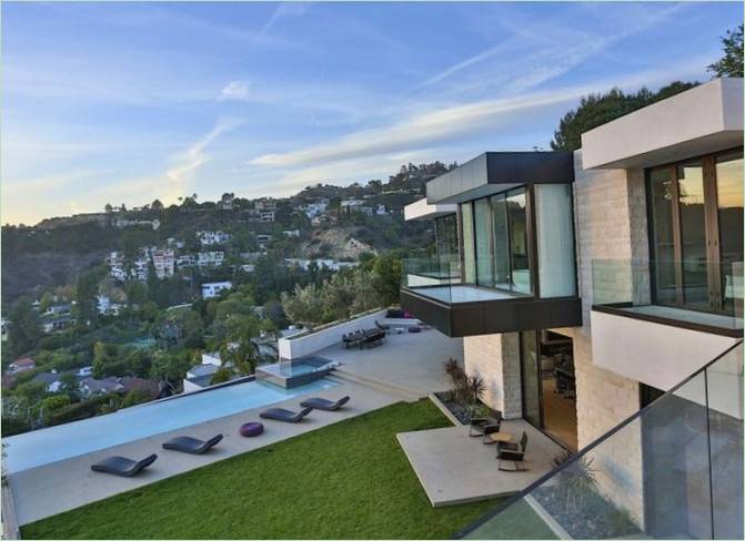 Los Angeles-i kastély és előkert