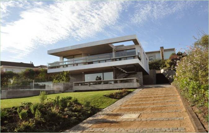 Kétszintes villa panorámaablakokkal Chile csendes-óceáni partvidékén
