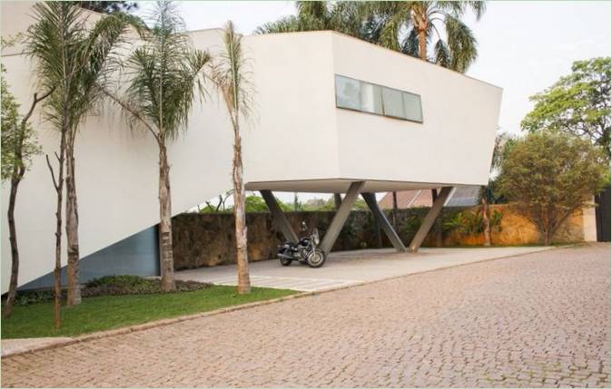 Parkolás motorkerékpárral