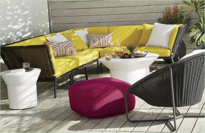 Hátsó udvari bútorok: Sunbrella kanapé Crate &; Barrel-től Kerti bútorok: Sunbrella kanapé a Crate &; Barrel-től