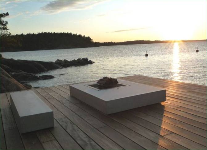 Överby House tóparti terasz Svédországban