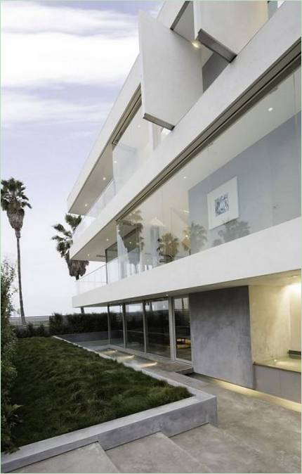 Flip Flop House homlokzati világítás