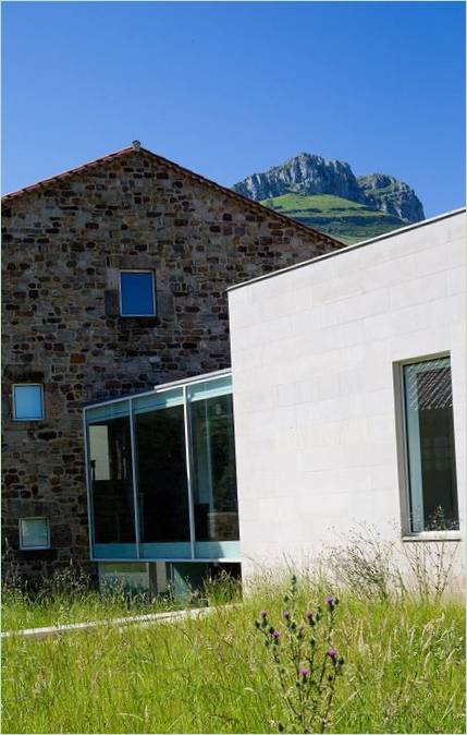 Ház projekt két pavilonnal Casa Rubalcaba Cantabria-ban