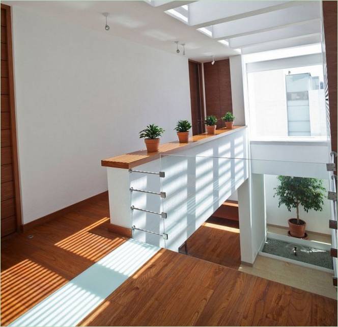 Lépcsőház az Almazán y Arquitectos Asociados elegáns rezidenciáján