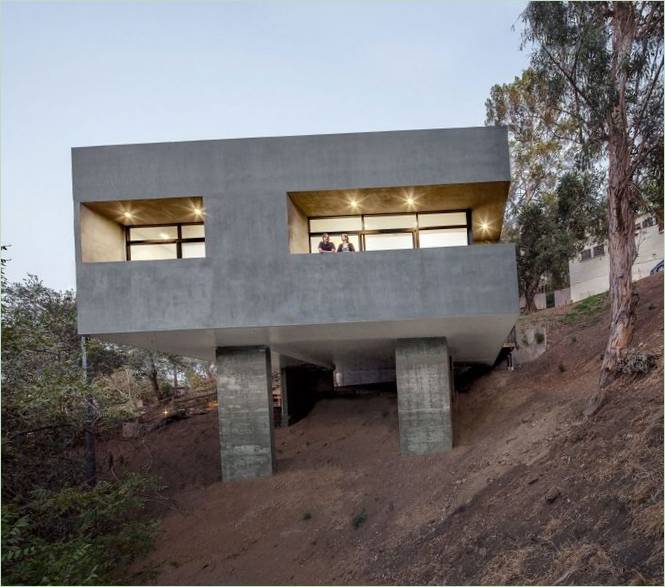 Egyedi kastély tetőtéri parkolóval Anonymous-tól, Los Angeles, USA