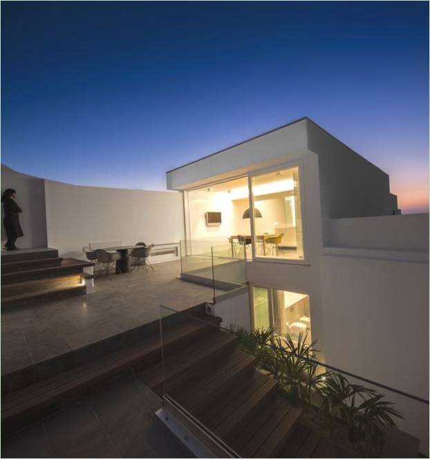 Minimalista design a portugáliai Casa 103 számára