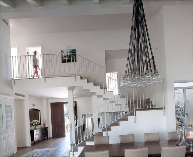 Lépcső a villa első emeletére