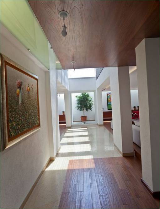 Az Almazán y Arquitectos Asociados elegáns rezidenciájának előcsarnoka