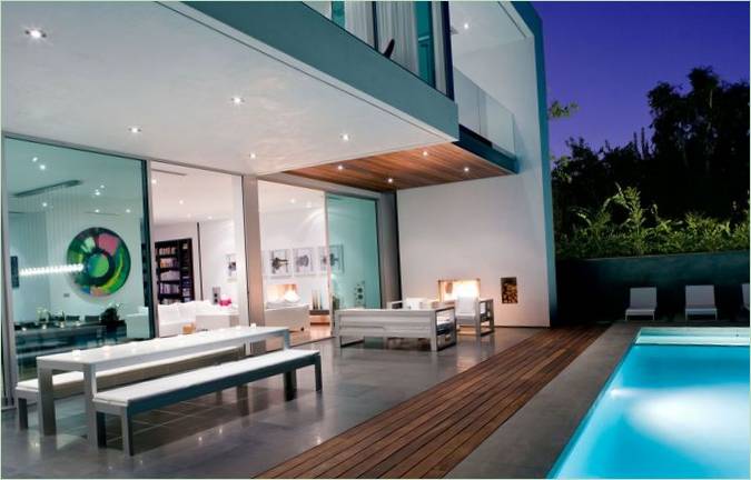 Egy modern kúria belső tere medencével, Steven Kent Architect, Santa Monica, Kalifornia
