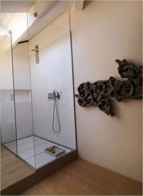 Egy stílusos olaszországi Pied-à-terre ház zuhanyzója