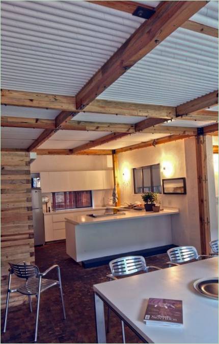 Casa Calero eredeti ház fekete és piros homlokzattal, DCPP arquitectos, Mexikóváros, Mexikó