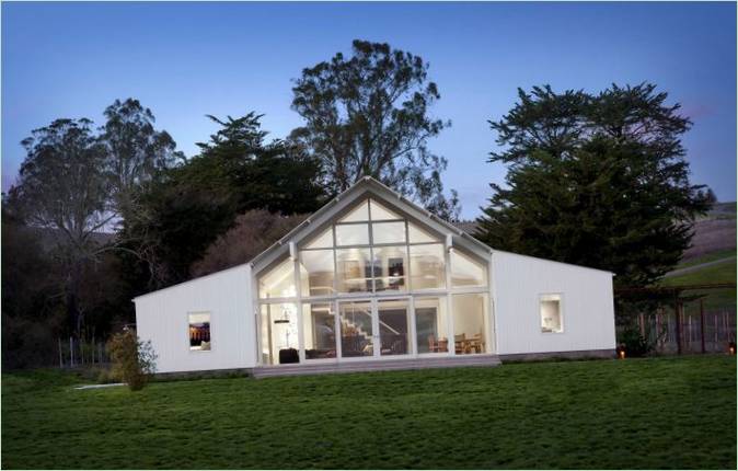 A Huponome Ranch homlokzatának üvegezése