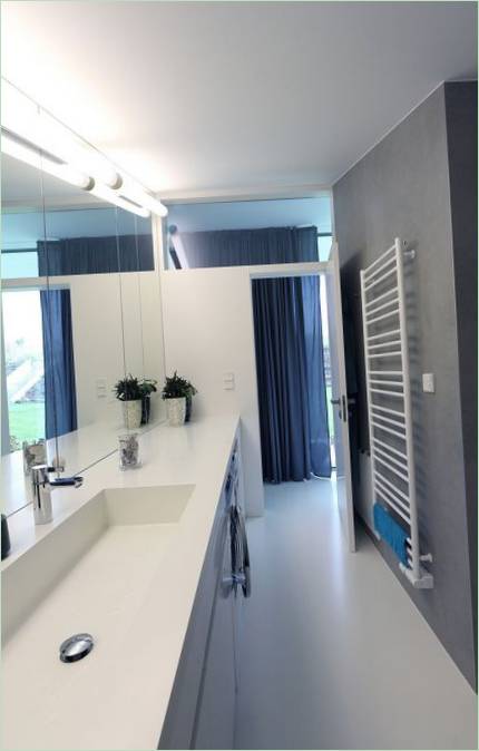 A Pauliny Hovorka Architekti által tervezett K2 ház fürdőszobabelsője