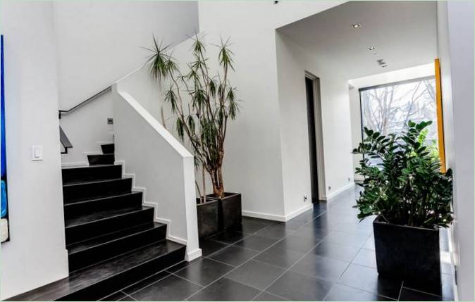 289 Chaplin Crescent