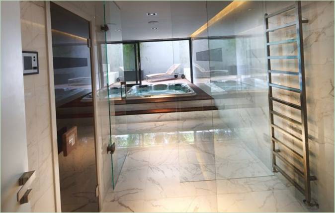 Ajtók a jacuzzis fürdőszobába
