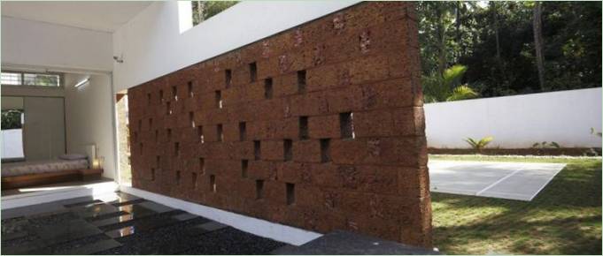 Running Wall Residence LIJO RENY építésziroda tervei alapján