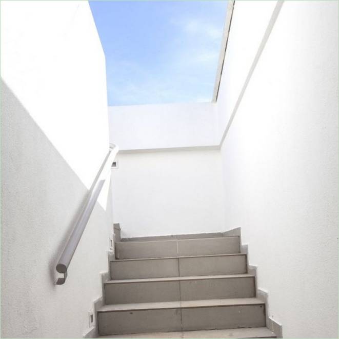 A Linhares Dias House modern otthonának lépcsőháza Brazíliában