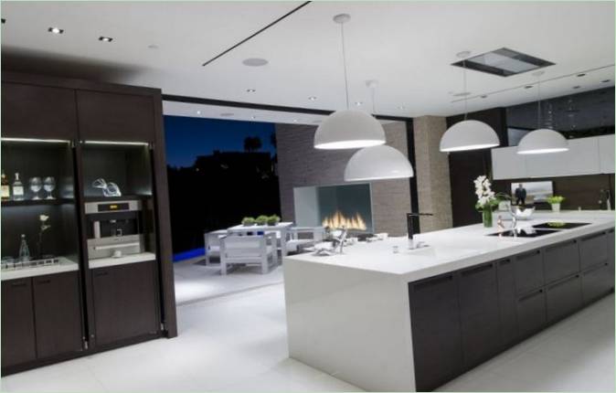 Laurel Way Residence konyha-étkező belsőépítészeti kialakítása