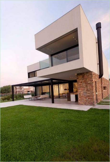 Casa A magánház homlokzata