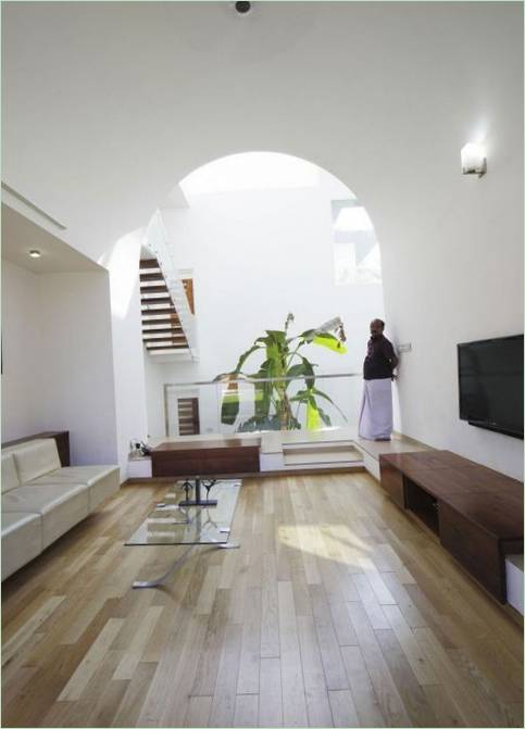 Modern futó fal Residence LIJO RENY építésziroda tervei alapján