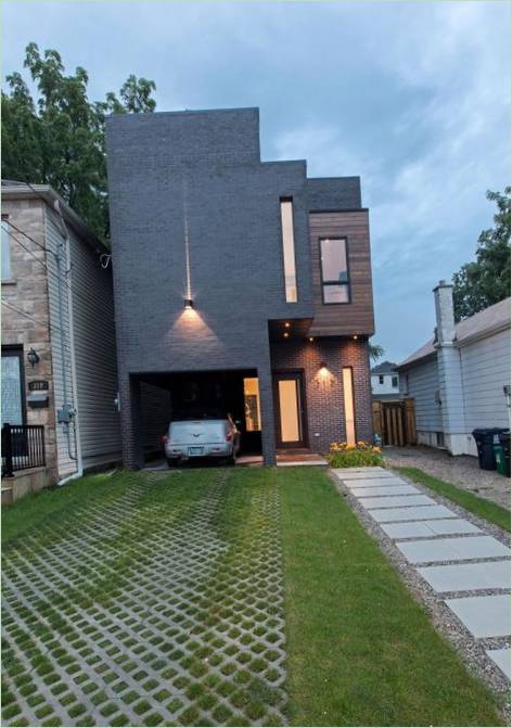 Az eredeti Totem House belsőépítészeti kialakítása rzlbd által, egyedi szobrok figyelemre méltó galériájával, Toronto, Kanada