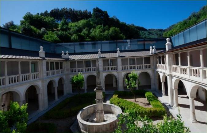 A Silence Cloister udvara