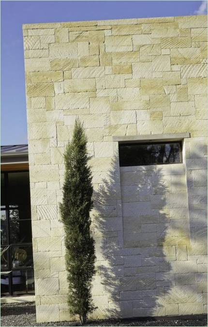A Cornerstone Architects által tervezett ház texturált homlokzata